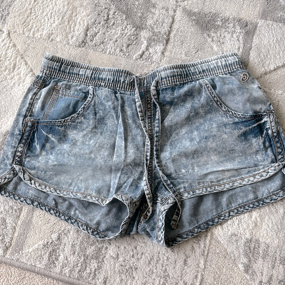 Comfy Jean Short - Picture 1 of 3
